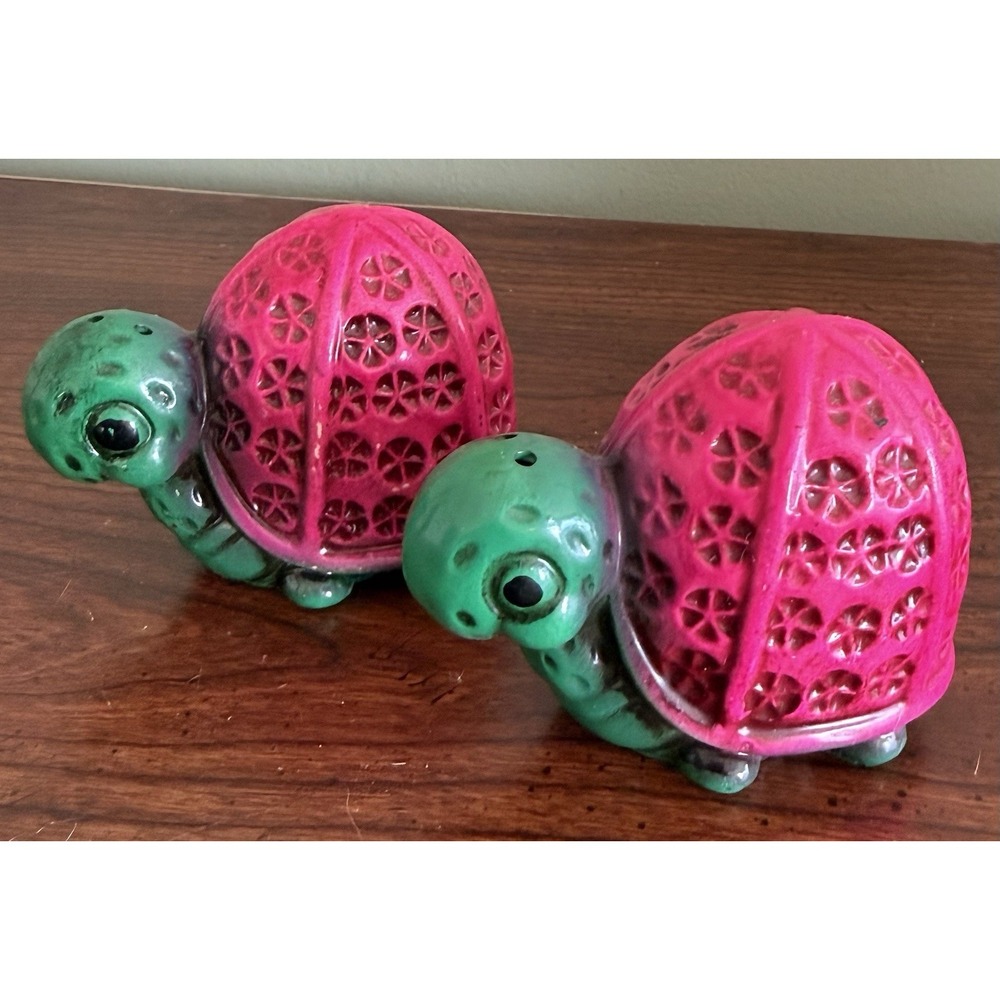 Vtg. Hot Pink/Green Turtle Salt and Pepper Shakers Japan